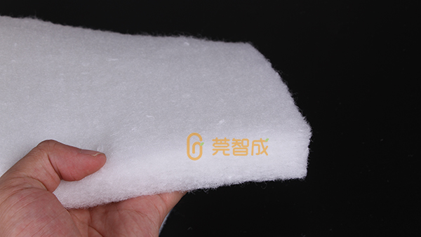塑造良好的睡眠環(huán)境，選擇軟硬適中的床墊硬質(zhì)棉