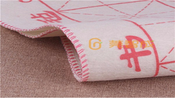用了書畫氈，再也不用擔(dān)心墨汁滲透到桌面了